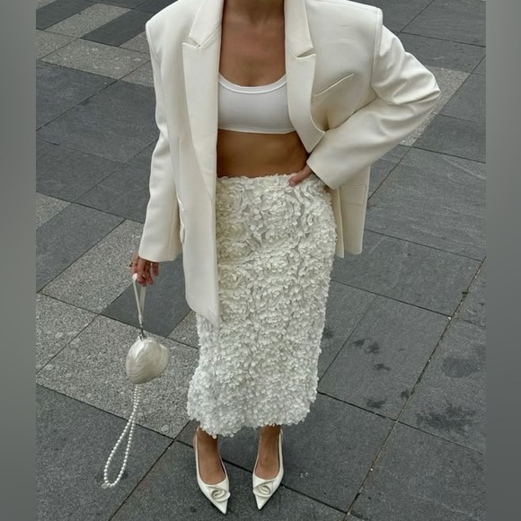 None Dresses & Skirts - Women’s Pencil Midi Skirt In Textured Mesh in Ivory Size Xs/S